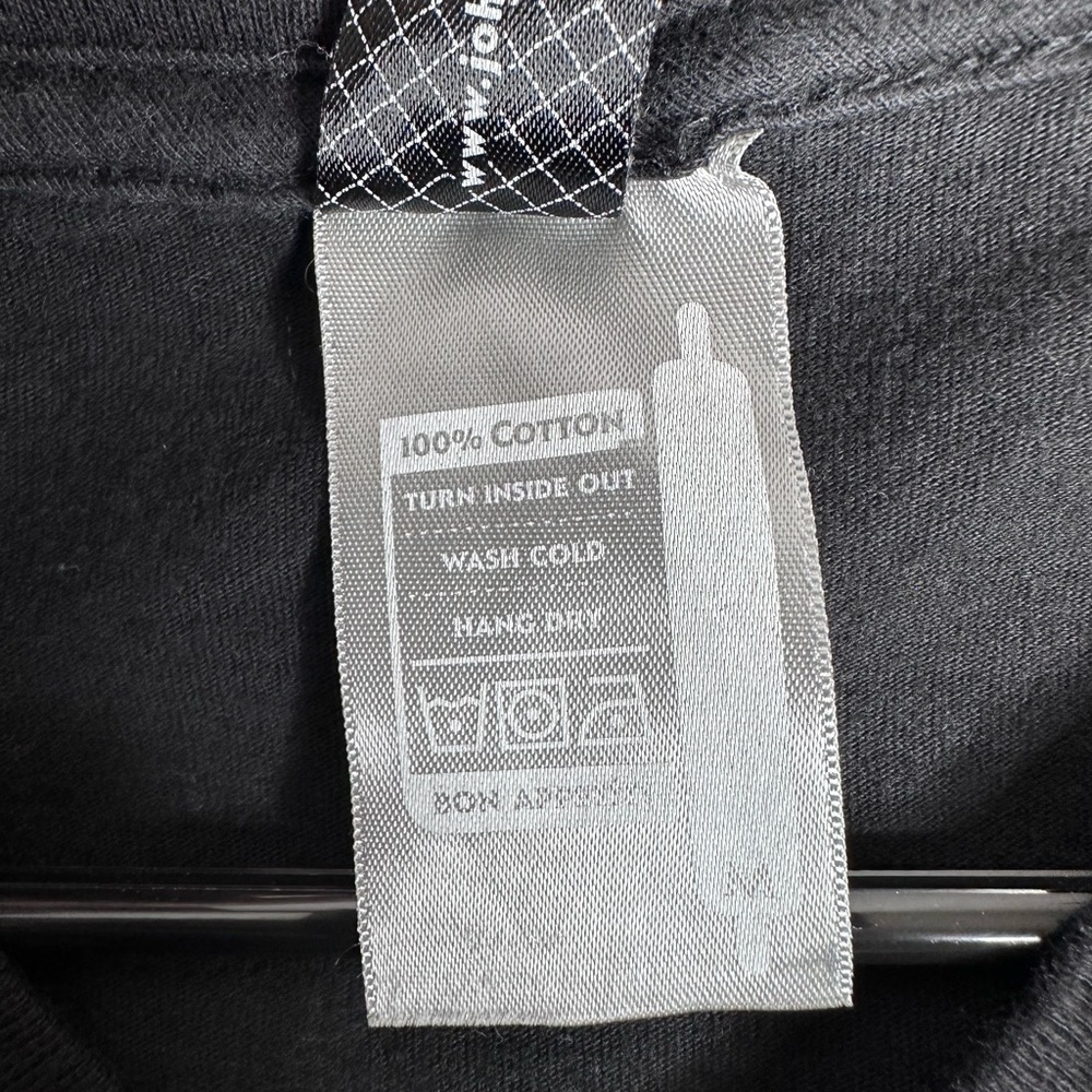 Johnny Cupcakes T-shirt - Picture 5 of 6